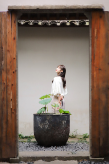 下边痒还一直湿漉漉的